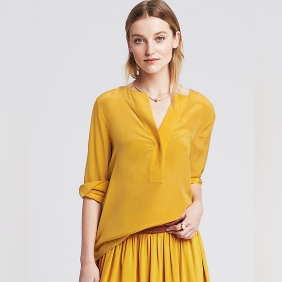 Banana Republic Tops - 💖5 for $50💖BANANA REPUBLIC 100% silk pintuck yellow tunic top Business Casual